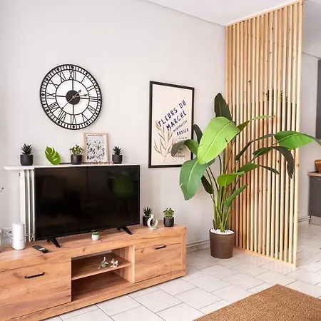 Dolce Luxury 2nd Floor Apartment